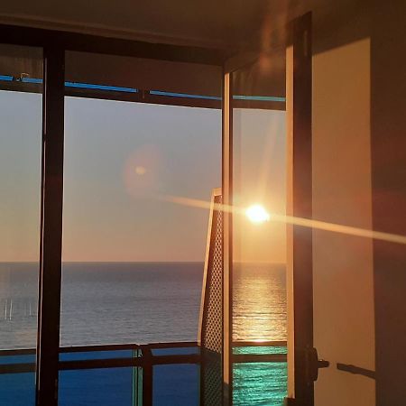 Only Front Sea View, No Side View, Wonderful Panorama, High Floor, Location Guarantee Lejlighedshotel Batumi Eksteriør billede