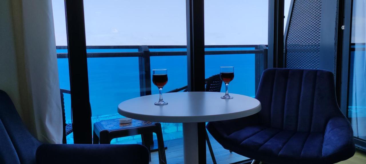 Only Front Sea View, No Side View, Wonderful Panorama, High Floor, Location Guarantee Lejlighedshotel Batumi Eksteriør billede