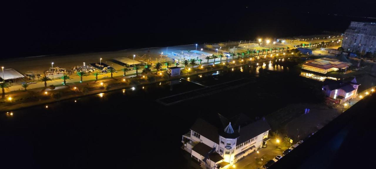Only Front Sea View, No Side View, Wonderful Panorama, High Floor, Location Guarantee Lejlighedshotel Batumi Eksteriør billede